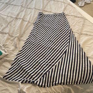 Women’s medium CATO maxi skirt